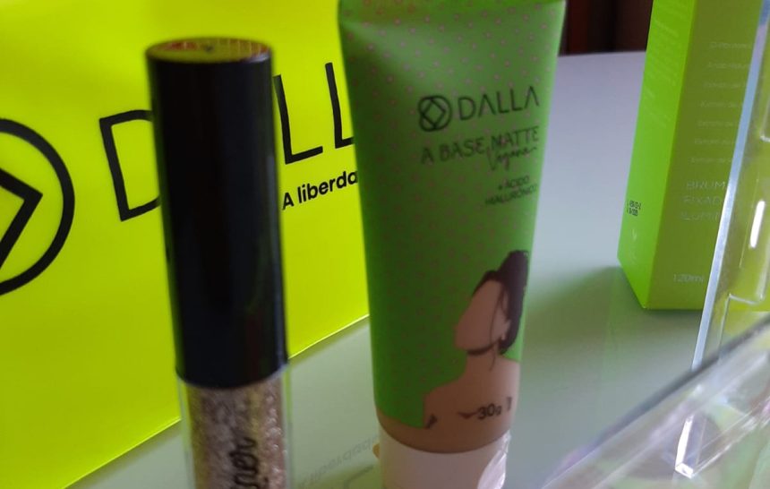 dalla makeup